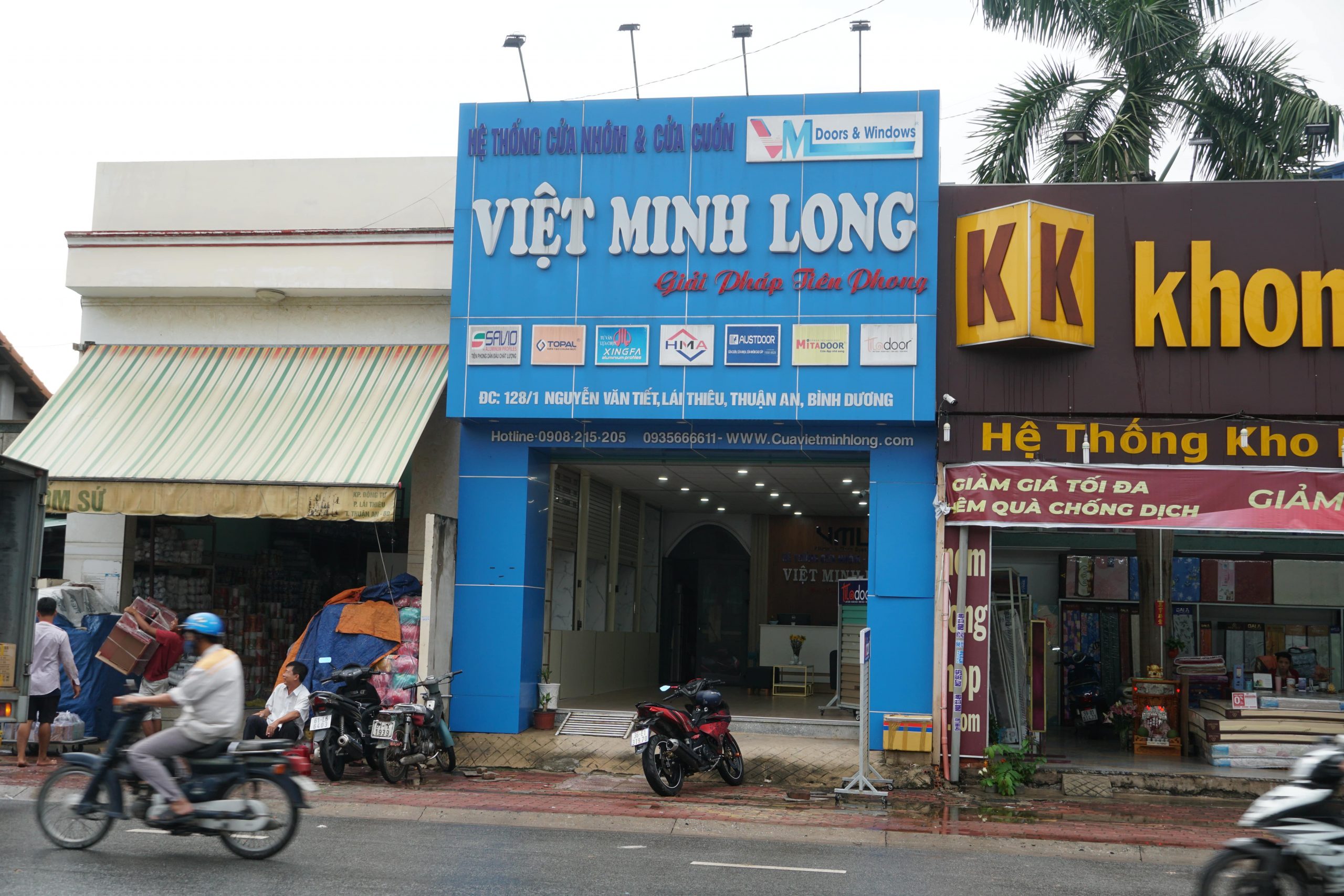Showroom Việt Minh Long
