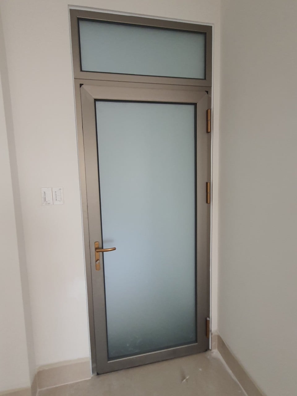Cửa nhôm 1 cánh mở quay