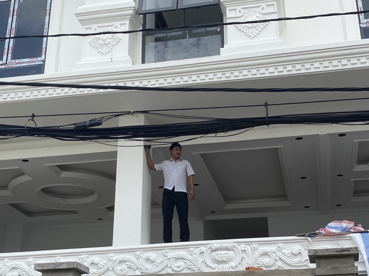 Tổng hợp những mẫu cửa nhôm được ưa chọn năm 2022 22 Khảo sát và đo đạc tại công trình - Việt Minh Long