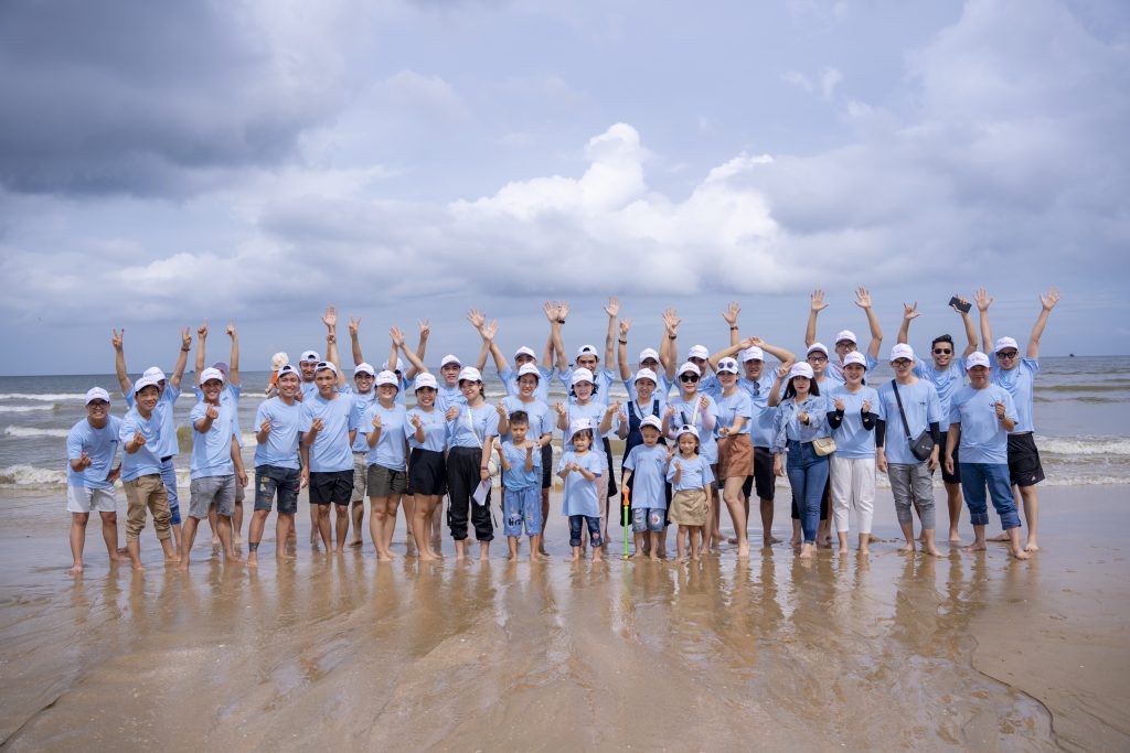 VIỆT MINH LONG - KỶ NIỆM 10 NĂM HÀNH TRÌNH VƯƠN XA CÙNG TEAM BUILDING Ở PHAN THIẾT 1