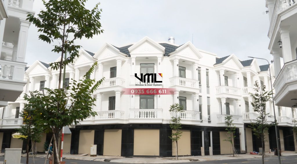 SO SÁNH CÁC LOẠI CỬA CUỐN - NÊN CHỌN LOẠI CỬA CUỐN NÀO PHÙ HỢP VỚI CÔNG TRÌNH ? 12 Dự án cửa cuốn Đức Khu nhà ở thương mại An Phát