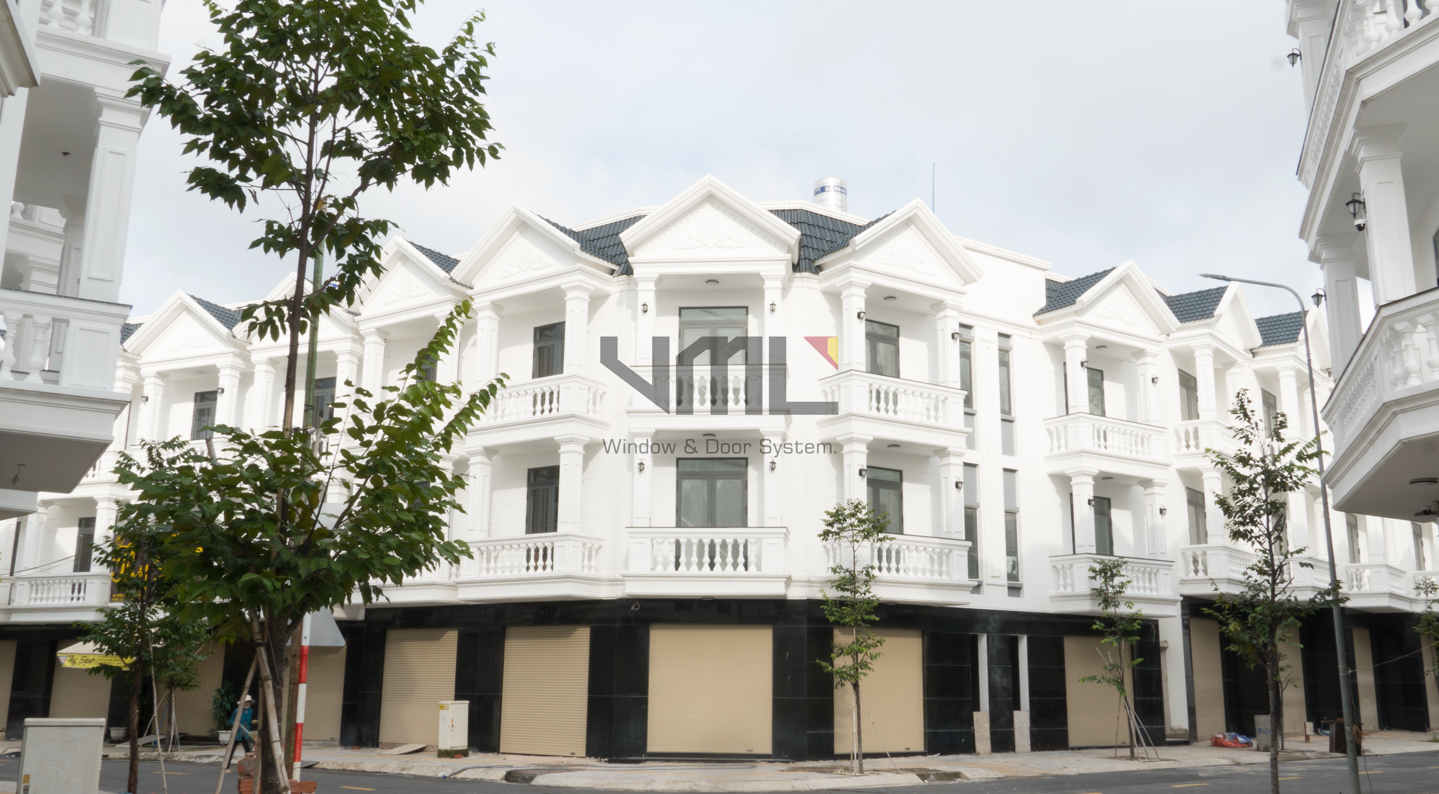 Lắp đặt cửa cuốn uy tín