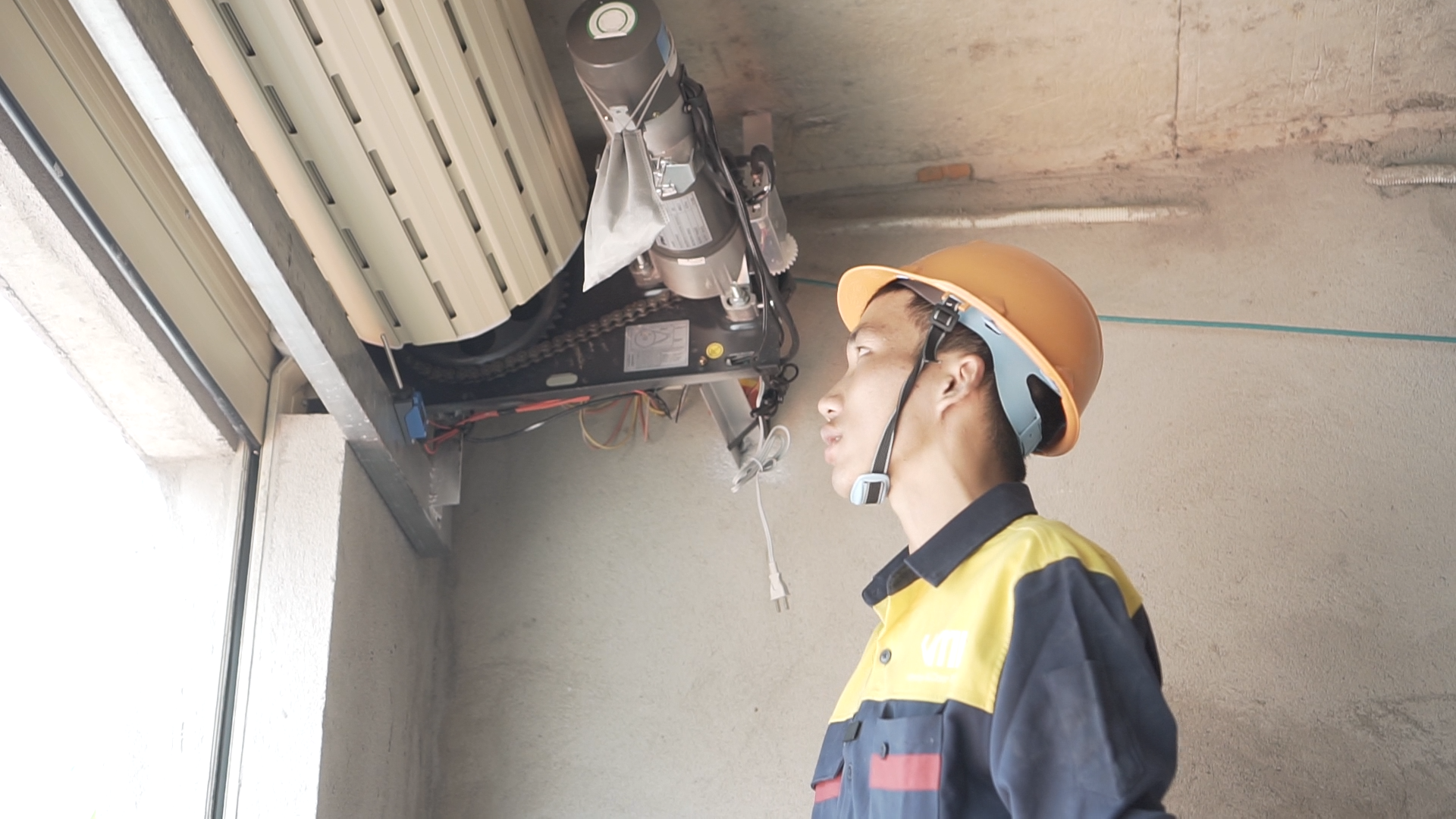 Quy trình lắp đặt cửa cuốn Việt Minh Long