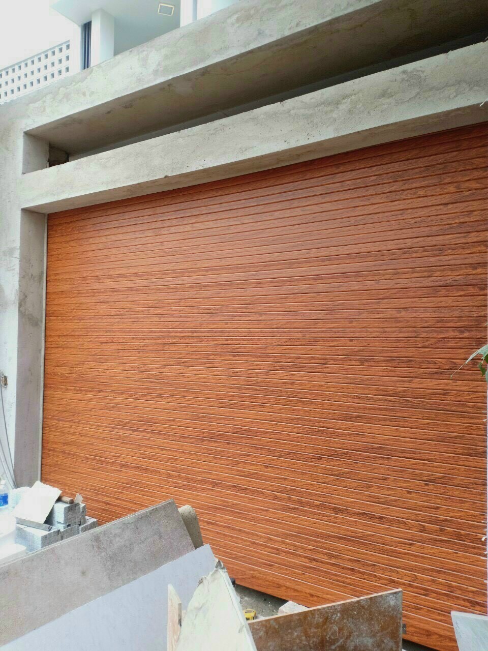 Cửa cuốn đức màu vân gỗ