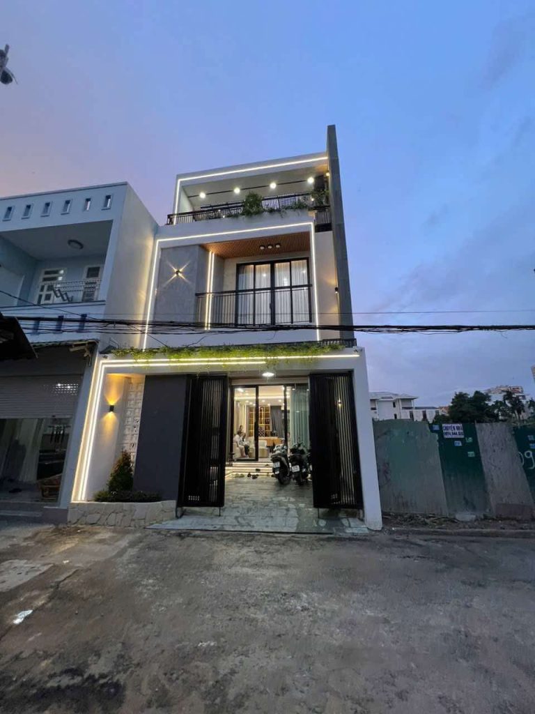 Công trình trước khii lắp đặt cửa cuốn